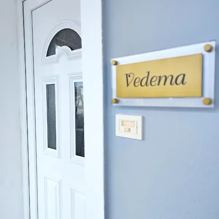 Oasis Περίσσα